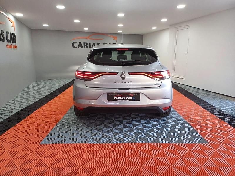 Usado Renault Mégane IV Intens 115 HP (84 kW) 2021 Cinza Sedan