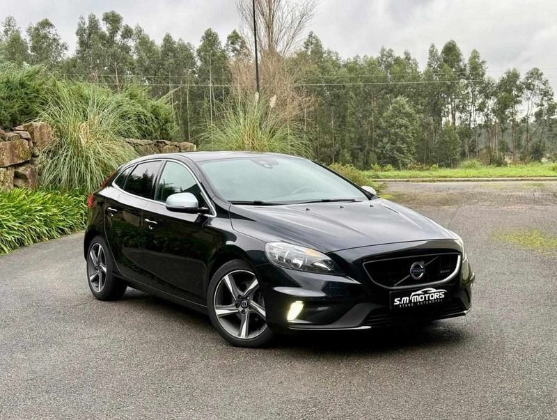 Preto Usado 2013 Volvo V40 R-Design Carrinha | € 13.900 (Caro) - Imagem 1/4