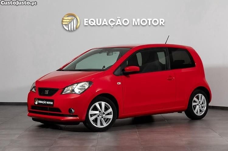 Usado Seat Mii Style 60 HP (44 kW) 2014 Vermelho Citadino