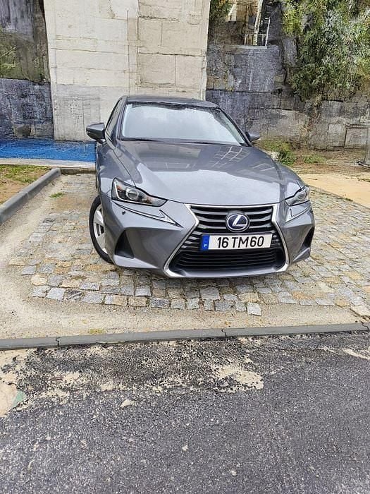 Usado 2017 Lexus IS300h Sedan | € 22.000 - Imagem 1/2