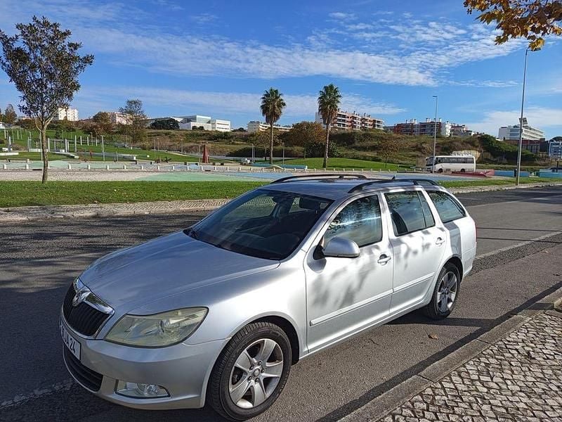 Usado 2010 Skoda Octavia Sedan | € 3.250 (Super Preço) - Imagem 1/4