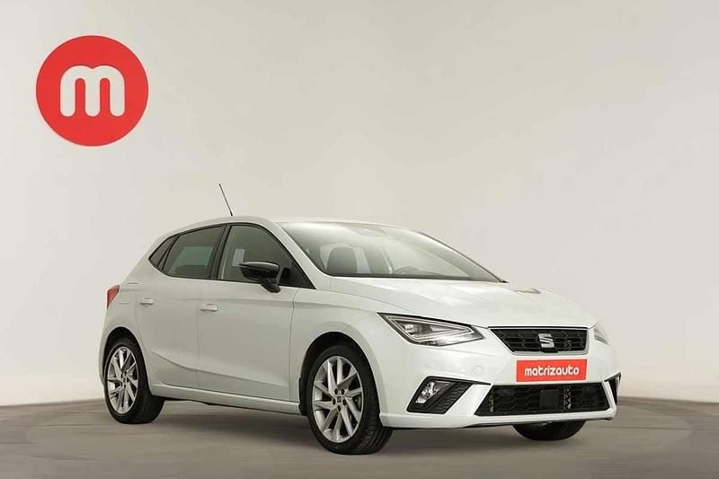 Branco Usado 2022 Seat Ibiza FR | € 17.999 (Preço justo) - Imagem 1/4