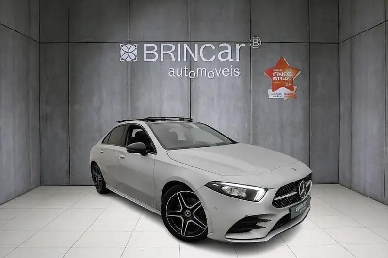 Cinza Usado 2020 Mercedes A180 AMG line | € 29.490 (Preço elevado) - Imagem 1/1