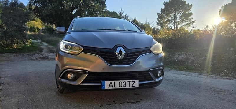 Usado Renault Grand Scénic IV 120 HP (88 kW) 2019 Cinzento Monovolume