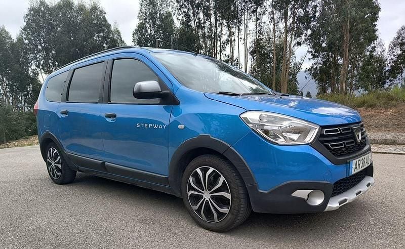 Usado Dacia Lodgy Stepway 115 HP (84 kW) 2018 Monovolume