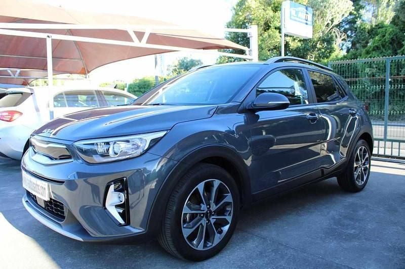 Cinzento Usado 2023 Kia Stonic SUV | € 17.750 (Preço justo) - Imagem 1/4