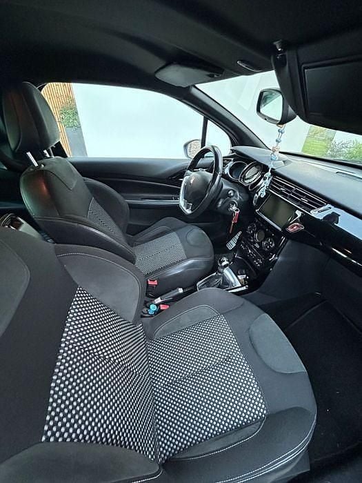 Usado Citroën DS3 92 HP (67 kW) 2011 Citadino