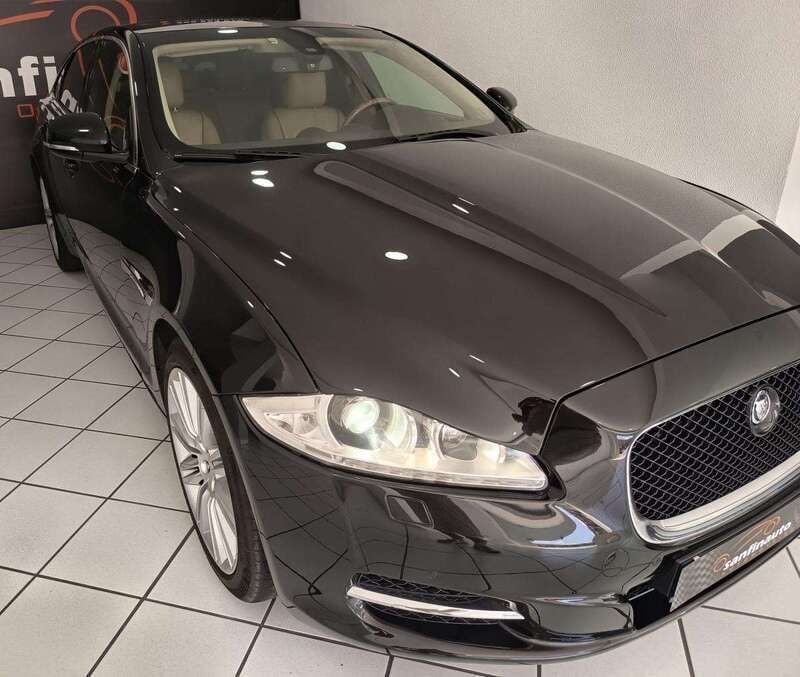 Preto Usado 2010 Jaguar XJ Luxury Sedan | € 19.000 - Imagem 1/4