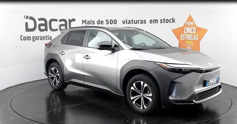 Usado Toyota bZ4X 150 kW (204 HP) 2023 Cinza SUV