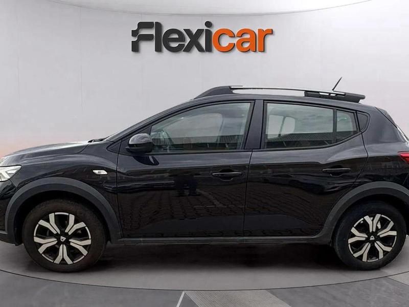 Usado Dacia Sandero Comfort 91 HP (66 kW) 2022 Preto Sedan