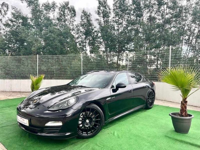 Preto Usado 2011 Porsche Panamera Sedan | € 38.000 - Imagem 1/4