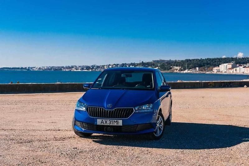 Azul Usado 2021 Skoda Fabia Citadino | € 12.790 (Preço justo) - Imagem 1/4