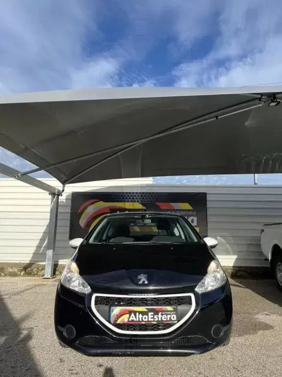 Preto Usado 2014 Peugeot 208 Citadino | € 10.900 (Caro) - Imagem 1/4