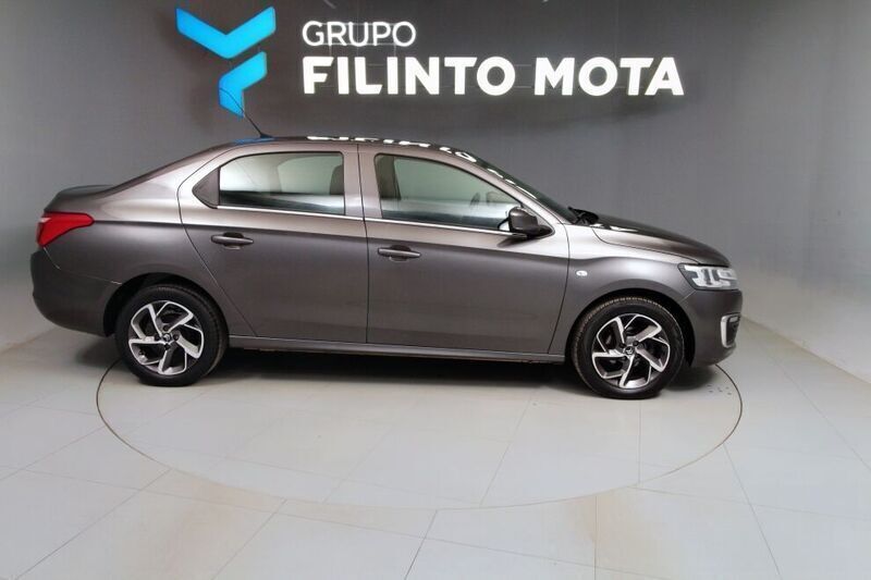 Cinza Usado 2018 Citroën C-Elysee I PureTech Sedan | € 9.990 (Preço justo) - Imagem 1/4