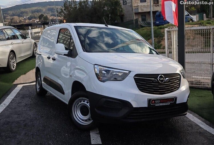 Branco Usado 2020 Opel Combo Monovolume | € 13.900 (Bom preço) - Imagem 1/1