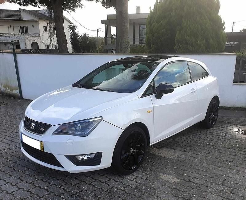 Branco Usado 2015 Seat Ibiza | € 10.250 (Preço justo) - Imagem 1/4