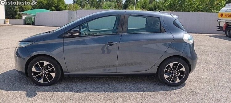 Cinza Usado 2017 Renault Zoe Citadino | € 11.000 - Imagem 1/1