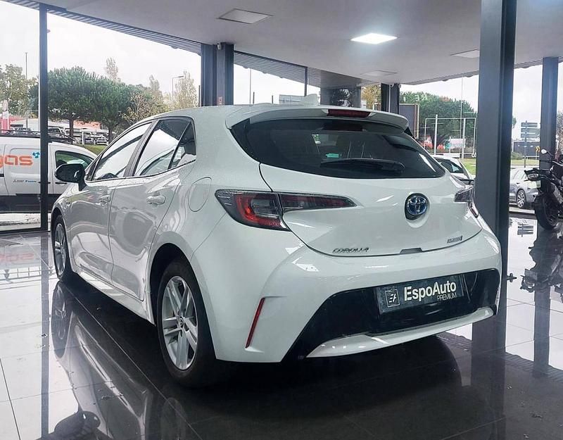 Usado Toyota Corolla Comfort 122 HP (89 kW) 2021 Branco