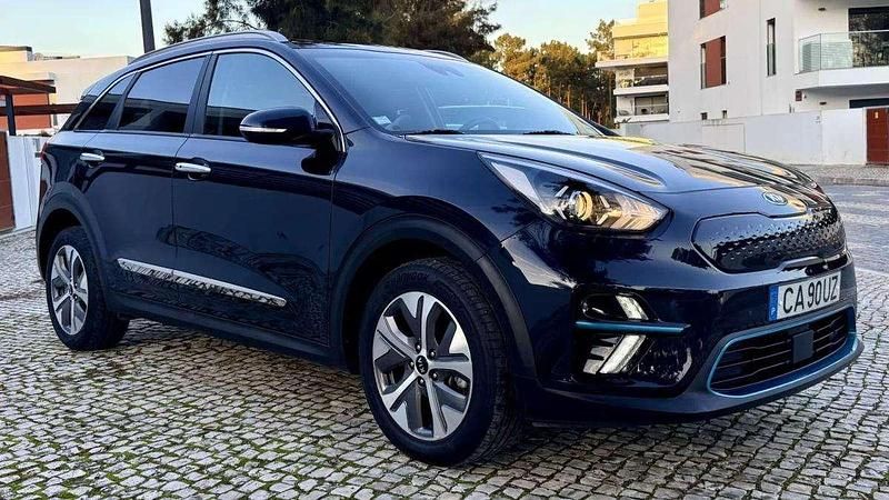 Usado Kia e-Niro Edition 7 150 kW (204 HP) 2021 Azul escuro SUV