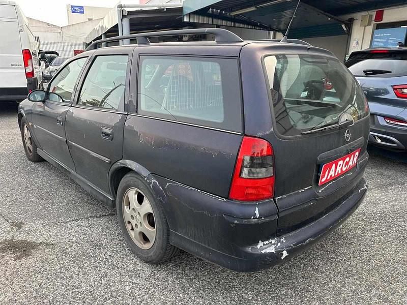 Usado Opel Vectra 100 HP (73 kW) 1999 Azul Carrinha