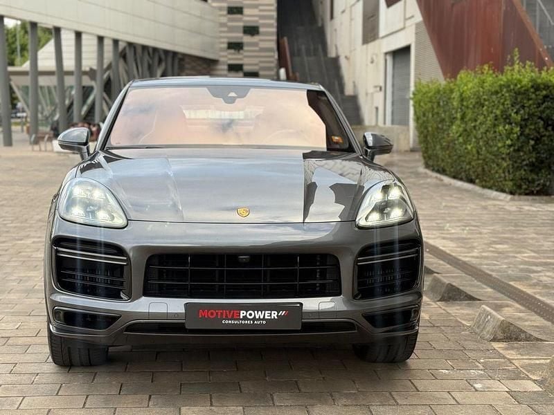 Usado Porsche Cayenne Turbo S 680 HP (500 kW) 2020 Cinza SUV