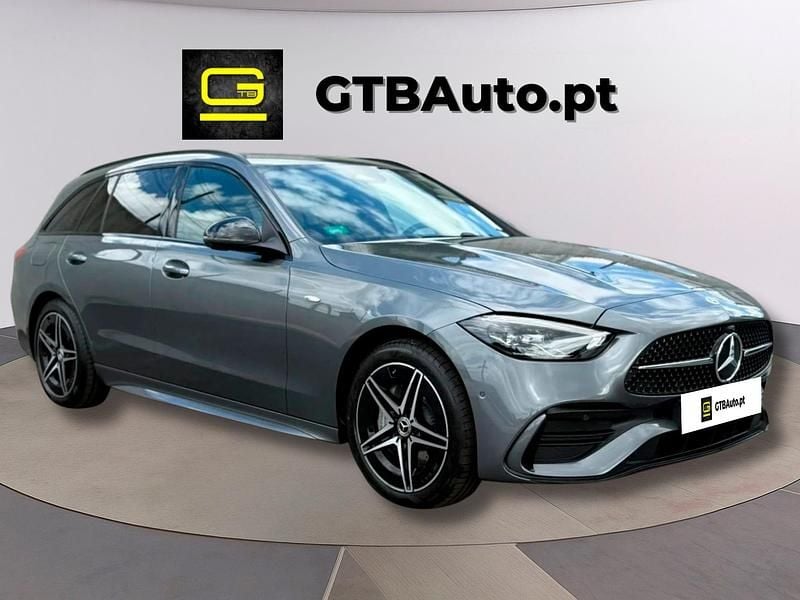Cinza Usado 2025 Mercedes C300 AMG Carrinha | € 67.500 - Imagem 1/4