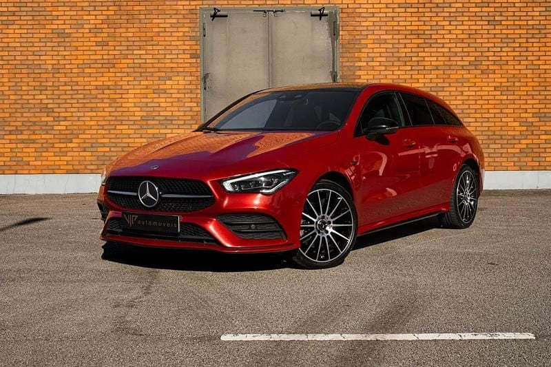 Vermelho Usado 2021 Mercedes CLA250e Shooting Brake AMG line Carrinha | € 28.750 (Preço justo) - Imagem 1/4