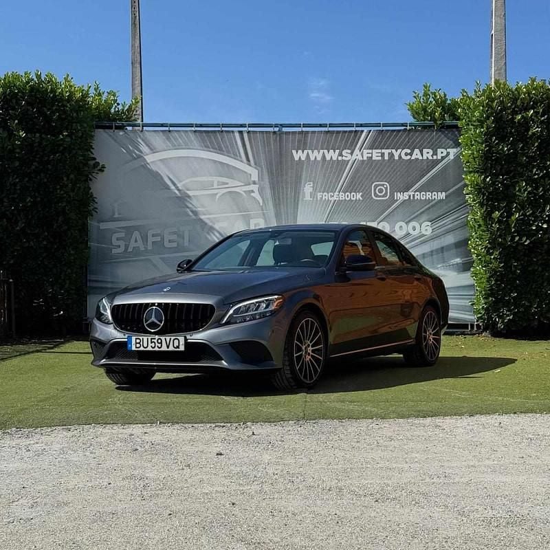 Cinzento Usado 2019 Mercedes C200 | € 28.500 (Preço justo) - Imagem 1/4