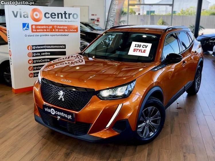 Branco Usado 2022 Peugeot 2008 Style SUV | € 17.750 (Bom preço) - Imagem 1/1