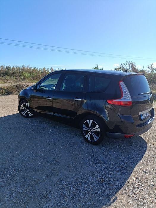 Usado 2011 Renault Grand Scénic III Bose Edition Monovolume | € 7.950 (Preço justo) - Imagem 1/4