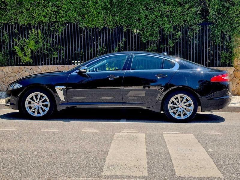 Usado 2015 Jaguar XF Luxury Sedan | € 19.500 - Imagem 1/4