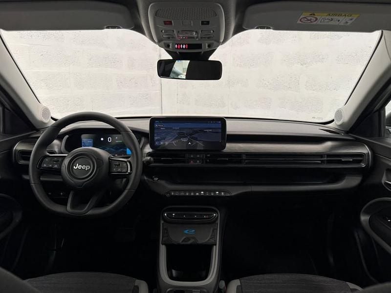 Usado Jeep Avenger EV 114 kW (156 HP) 2024 Branco SUV