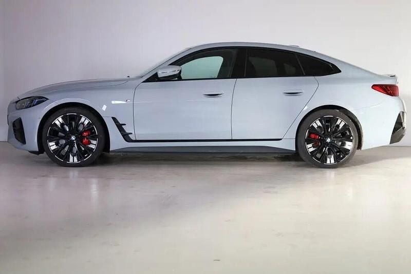 Usado BMW i4 250 kW (340 HP) 2025 Cinza Sedan