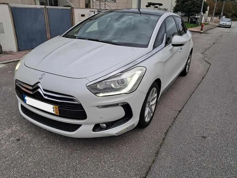 Usado Citroën DS5 111 HP (81 kW) 2016 Branco Citadino