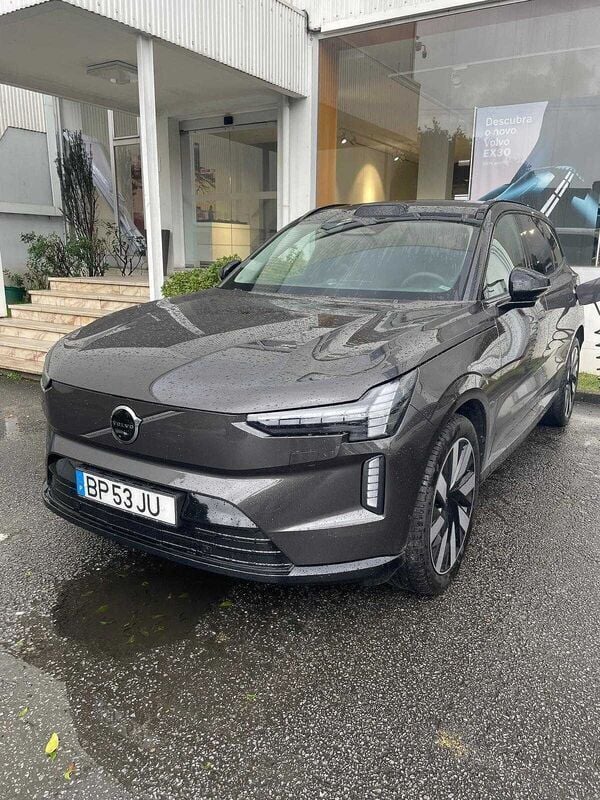 Cinzento Usado 2025 Volvo EX90 SUV | € 93.900 - Imagem 1/4
