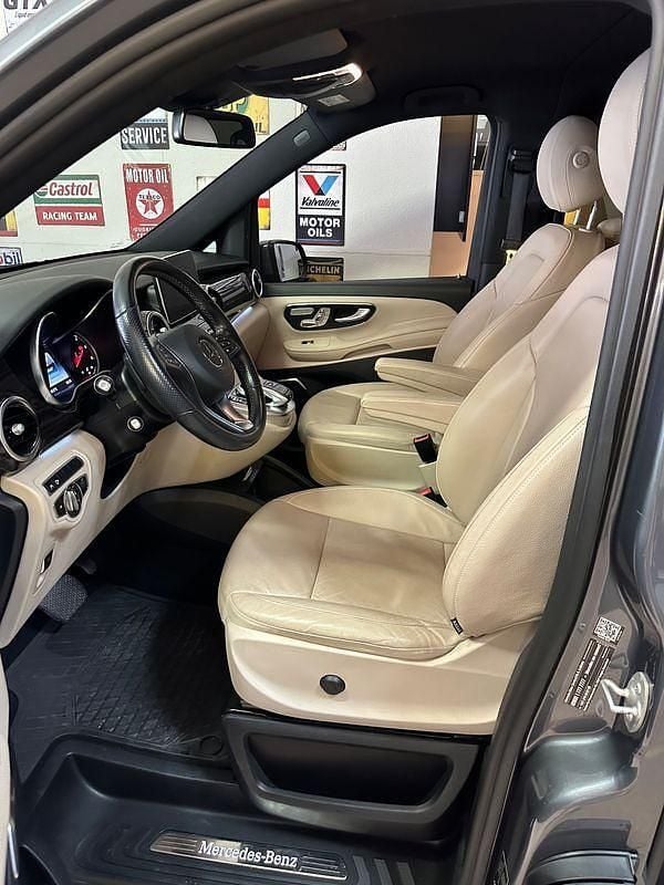 Usado Mercedes V250 Avantgarde 190 HP (139 kW) 2018 Cinza Monovolume