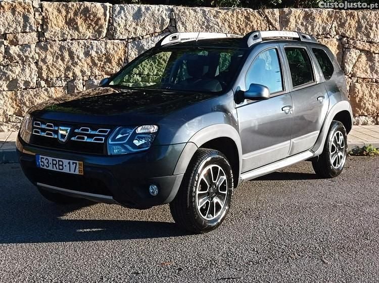 Cinza Usado 2016 Dacia Duster SUV | € 11.890 (Preço justo) - Imagem 1/1