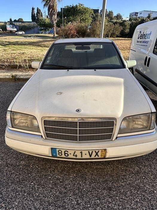 Usado 2004 Mercedes C200 Sedan | € 1.100 - Imagem 1/4