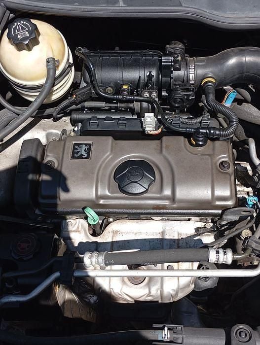 Usado 2001 Peugeot 206 Sedan | € 1.750 (Caro) - Imagem 1/4