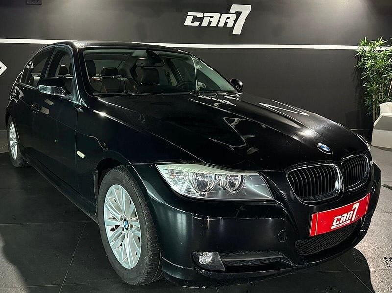 Usado BMW 320 177 HP (130 kW) 2009 Preto Sedan