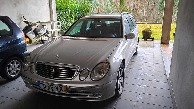 Usado Mercedes E220 150 HP (110 kW) 2004 Sedan