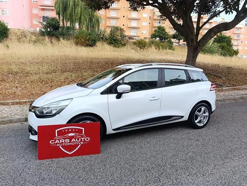 Branco Usado 2013 Renault Clio GrandTour Dynamique Carrinha | € 7.500 (Preço justo) - Imagem 1/4