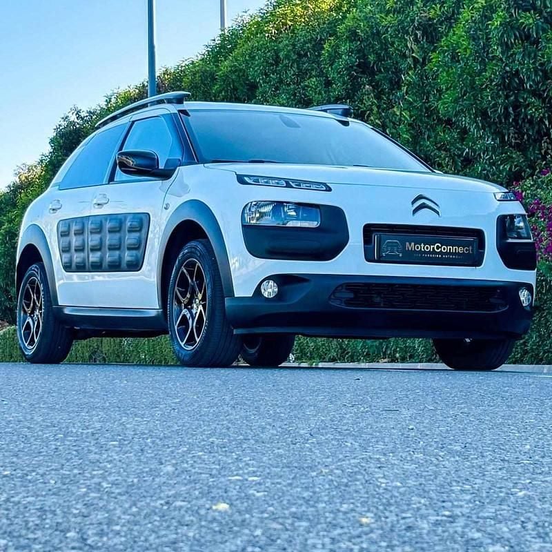 Branco Usado 2018 Citroën C4 Cactus PureTech Citadino | € 9.900 (Bom preço) - Imagem 1/3