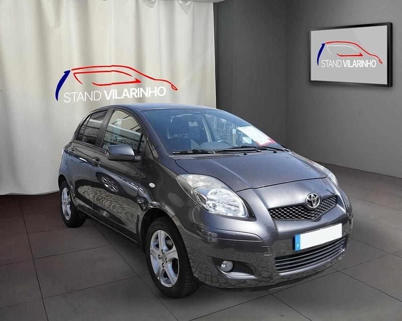 Cinzento Usado 2010 Toyota Yaris Citadino | € 7.950 (Preço elevado) - Imagem 1/4