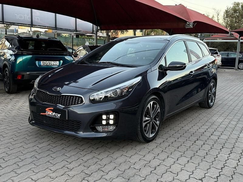 Cinza Usado 2017 Kia Ceed GT GT-Line Carrinha | € 14.750 (Preço justo) - Imagem 1/4