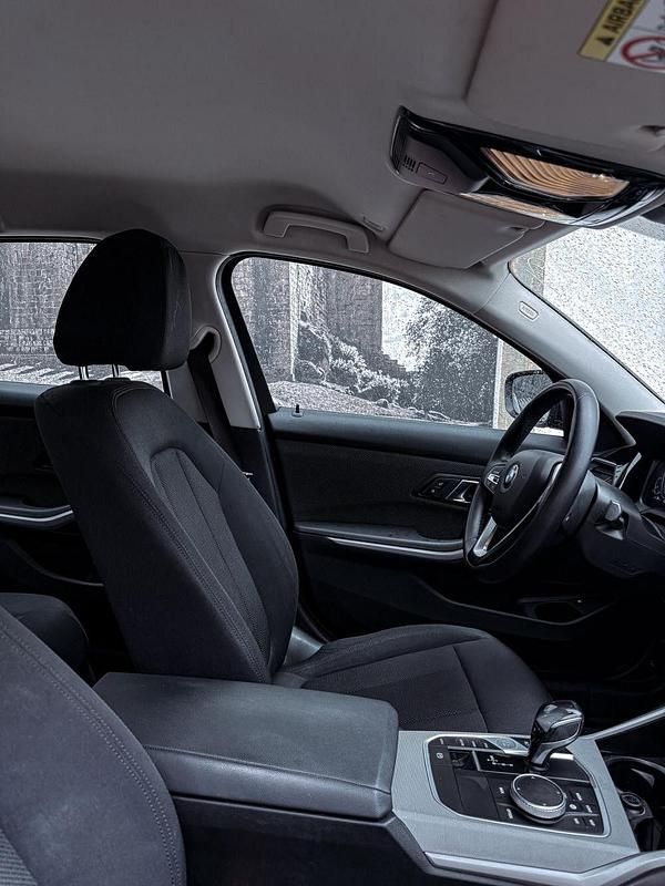 Usado BMW 330 292 HP (214 kW) 2019 Preto Sedan