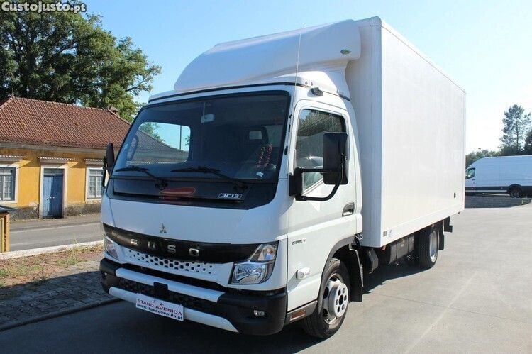 Branco Usado 2022 Mitsubishi Canter | € 31.900 (Preço justo) - Imagem 1/1