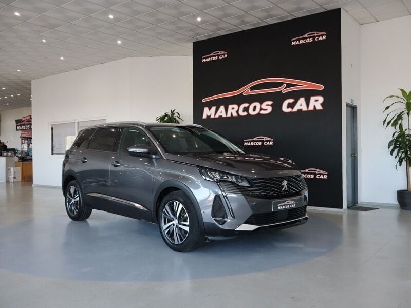 Usado Peugeot 5008 Allure 130 HP (95 kW) 2021 Cinzento Monovolume