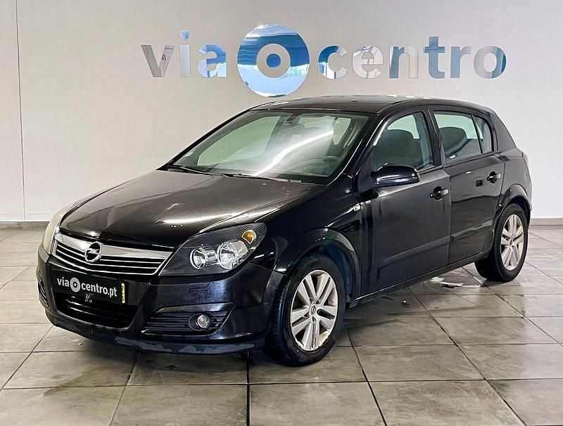 Usado Opel Astra Cosmo 90 HP (66 kW) 2007 Preto Citadino