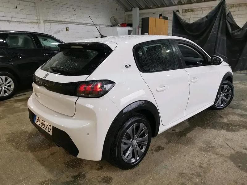 Usado Peugeot e-208 Active 100 kW (136 HP) 2021 Branco Citadino